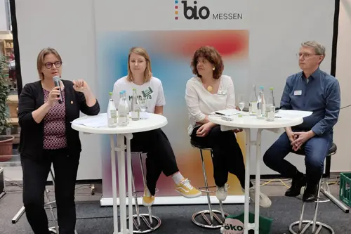 Das ist ein Bild der Podiumsdiskussion 